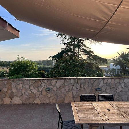 Case Vacanza E Camere In Villa Isabella Con Parcheggio Custodito E Wifi Gioia Del Colle Exterior foto