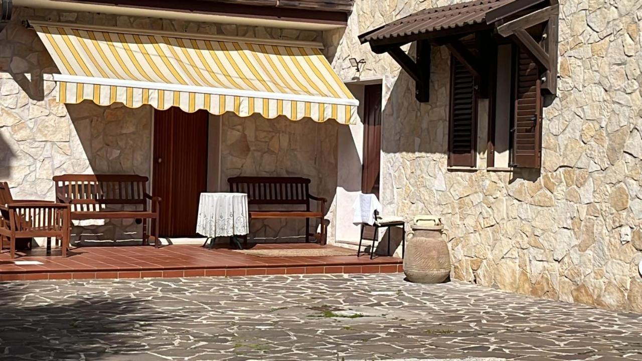 Case Vacanza E Camere In Villa Isabella Con Parcheggio Custodito E Wifi Gioia Del Colle Exterior foto