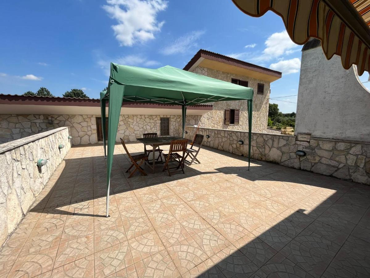 Case Vacanza E Camere In Villa Isabella Con Parcheggio Custodito E Wifi Gioia Del Colle Exterior foto