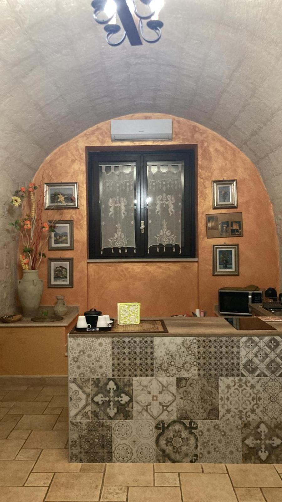 Case Vacanza E Camere In Villa Isabella Con Parcheggio Custodito E Wifi Gioia Del Colle Exterior foto