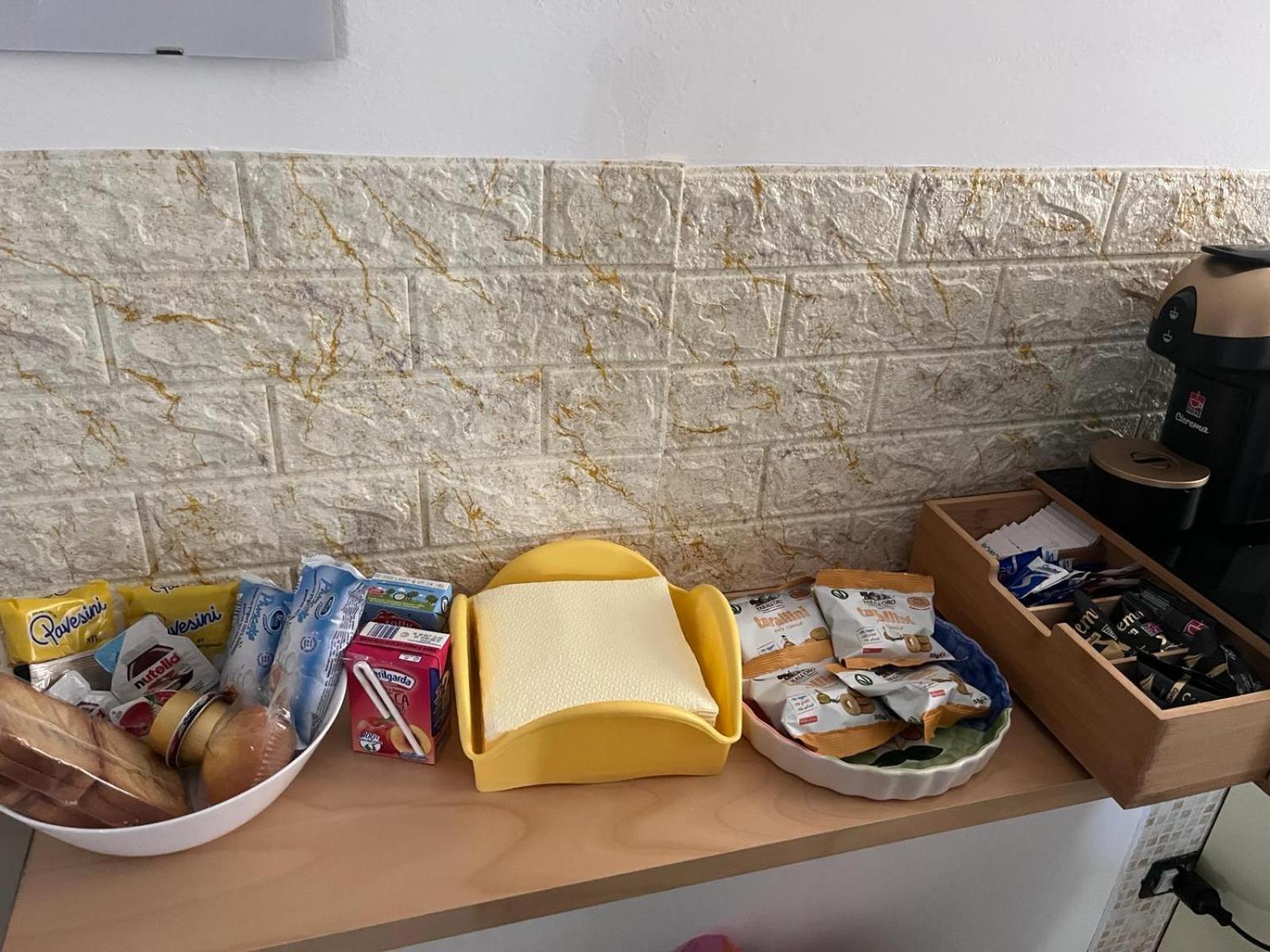 Case Vacanza E Camere In Villa Isabella Con Parcheggio Custodito E Wifi Gioia Del Colle Exterior foto