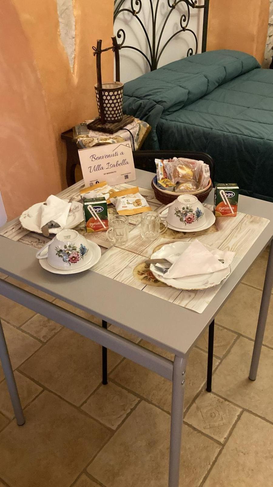 Case Vacanza E Camere In Villa Isabella Con Parcheggio Custodito E Wifi Gioia Del Colle Exterior foto